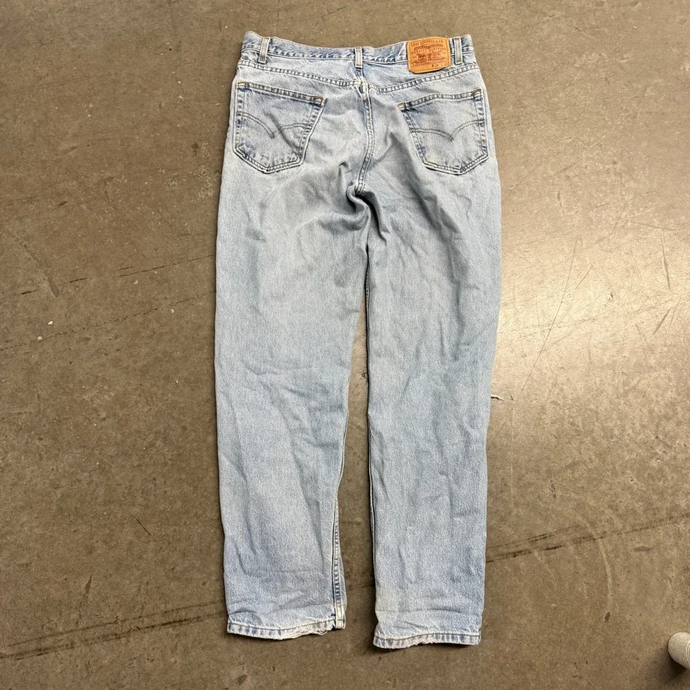 Levis Relaxed Straight Leg Jeans 36x32 Light Wash Distressed Denim Vintage W36